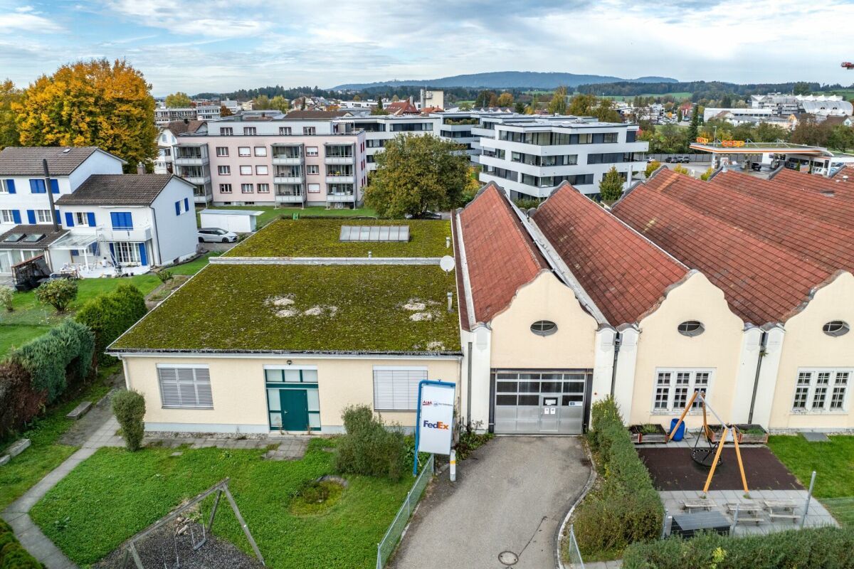 Süd-Fassade, Anbau (links)